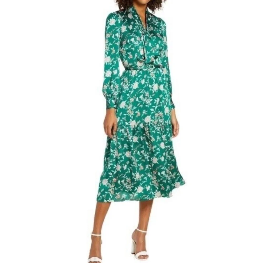 Chelsea28 Floral Emerald Midi Dress - Picture 1 of 3